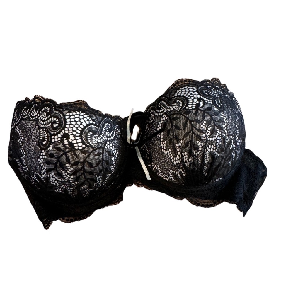 Beautiful black lace strapless bra